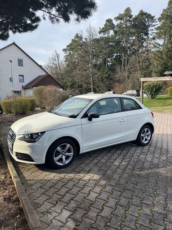Gebraucht Audi A1 Attraction 86 PS (63 kW) 2011 Beige Kleinwagen