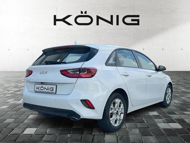 Gebraucht Kia Ceed Edition 7 101 PS (74 kW) 2023 Weiß Kleinwagen