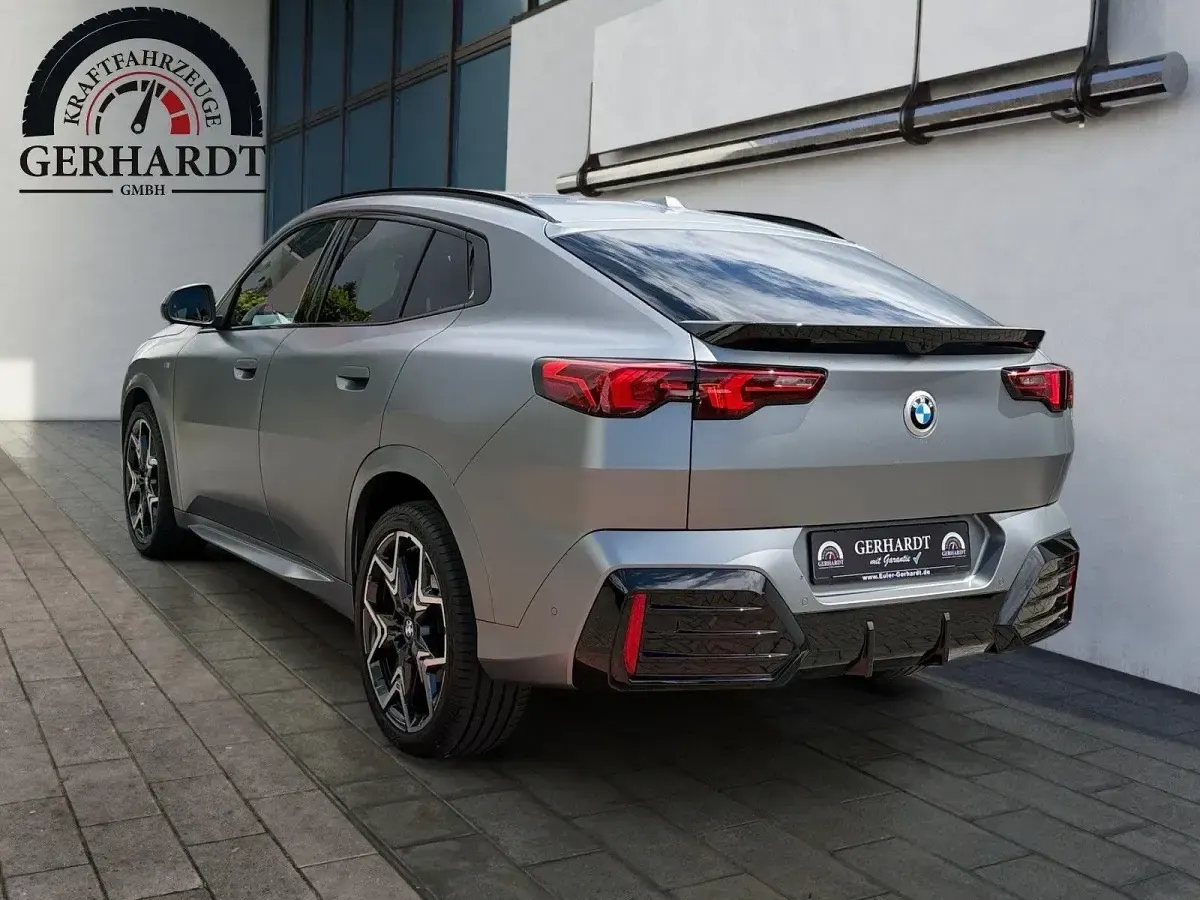 Gebraucht BMW X2 M Sport 163 PS (119 kW) 2025 Grau SUV