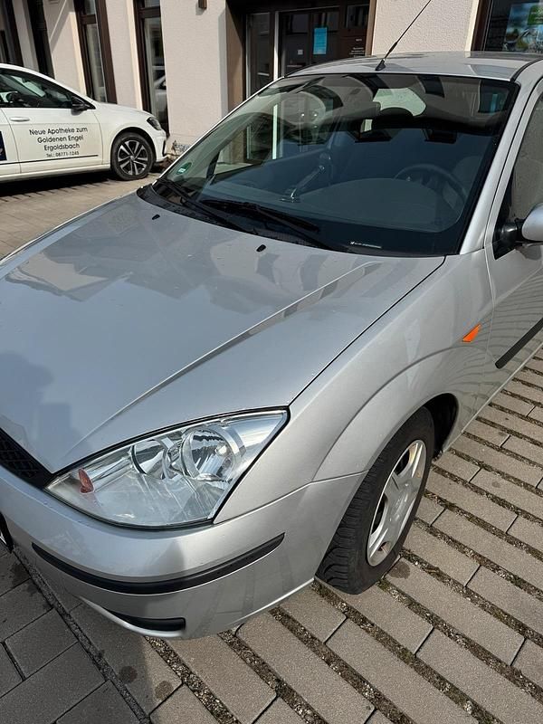 Gebraucht Ford Focus 100 PS (73 kW) 2003 Silber Kleinwagen
