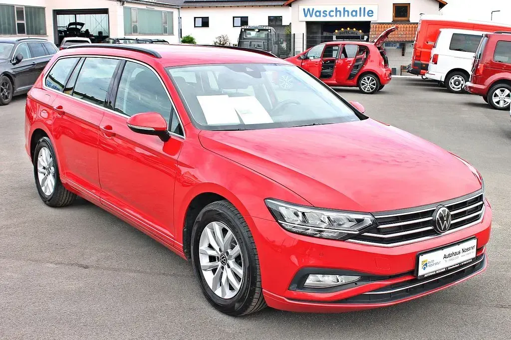 Gebraucht VW Passat Business 122 PS (89 kW) 2021 Rot Limousine