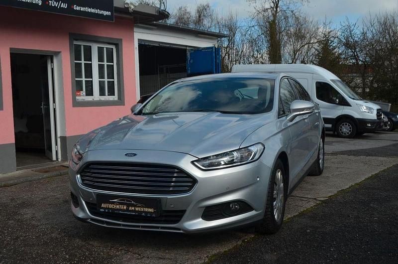 Gebraucht Ford Mondeo Trend 160 PS (117 kW) 2015 Silber Limousine