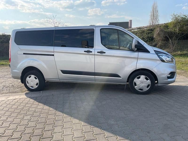 Gebraucht Ford Transit Custom 131 PS (96 kW) 2022 Silber Van / Kleinbus