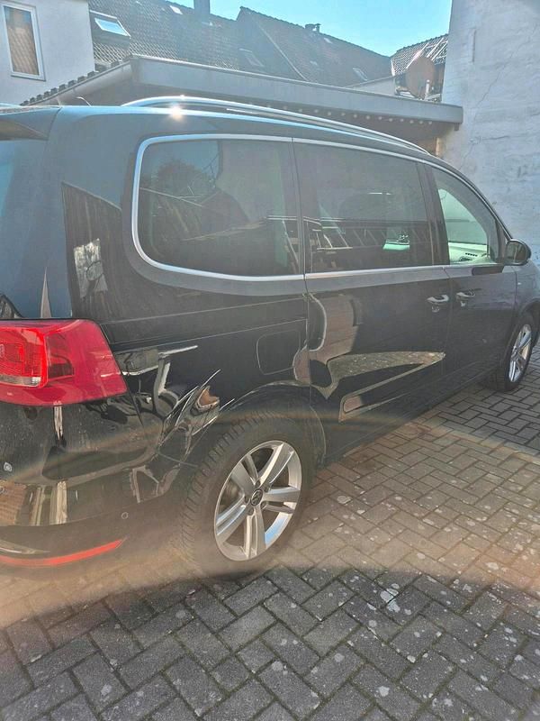 Gebraucht VW Sharan 140 PS (102 kW) 2015 Schwarz Van / Kleinbus