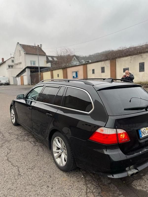 Gebraucht BMW 525 M Sport 197 PS (144 kW) 2009 Schwarz Kombi