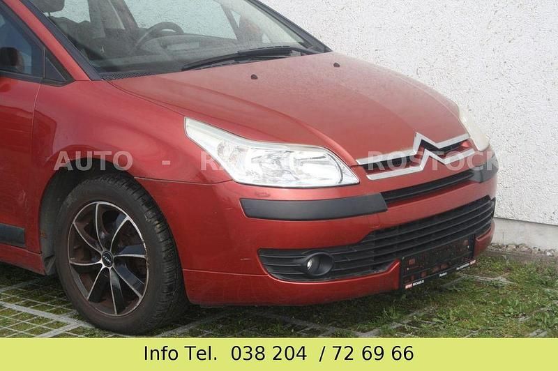Rot Gebraucht 2008 Citroën C4 Advance Limousine | 950 € (Superpreis) - Bild 1/4
