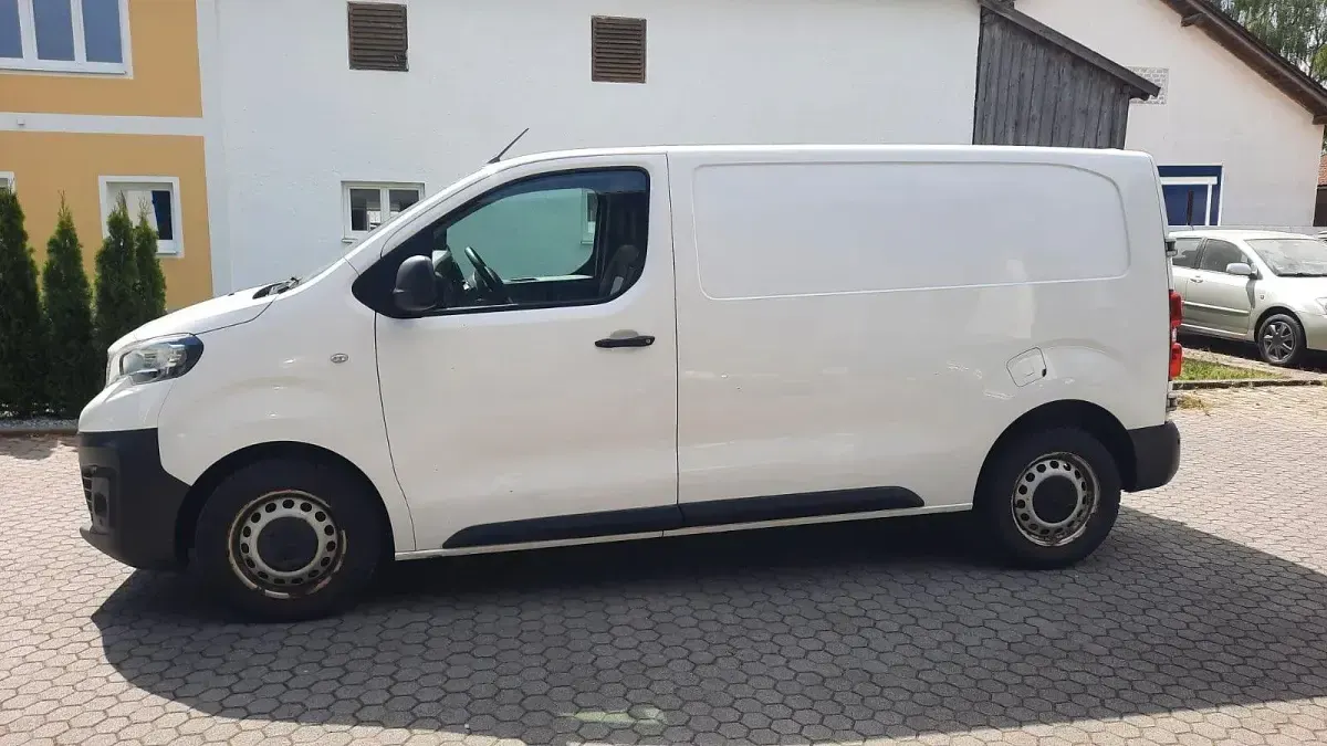 Gebraucht Peugeot Expert Premium 122 PS (89 kW) 2020 Weiß Van