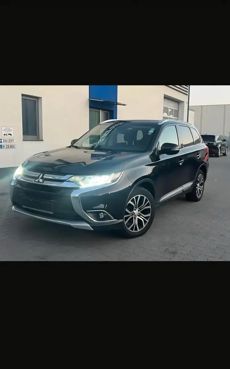 Gebraucht Mitsubishi Outlander 150 PS (110 kW) 2017 Schwarz SUV