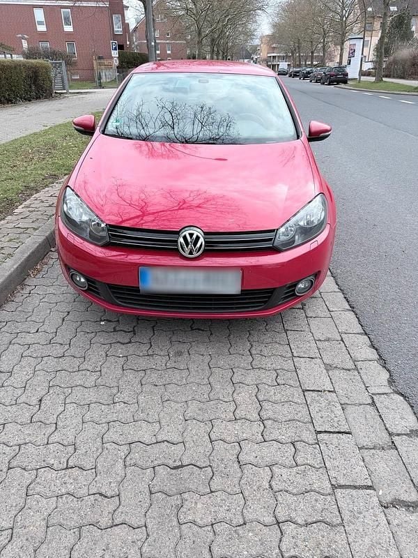 Gebraucht VW Golf VI 105 PS (77 kW) 2010 Rot Kleinwagen