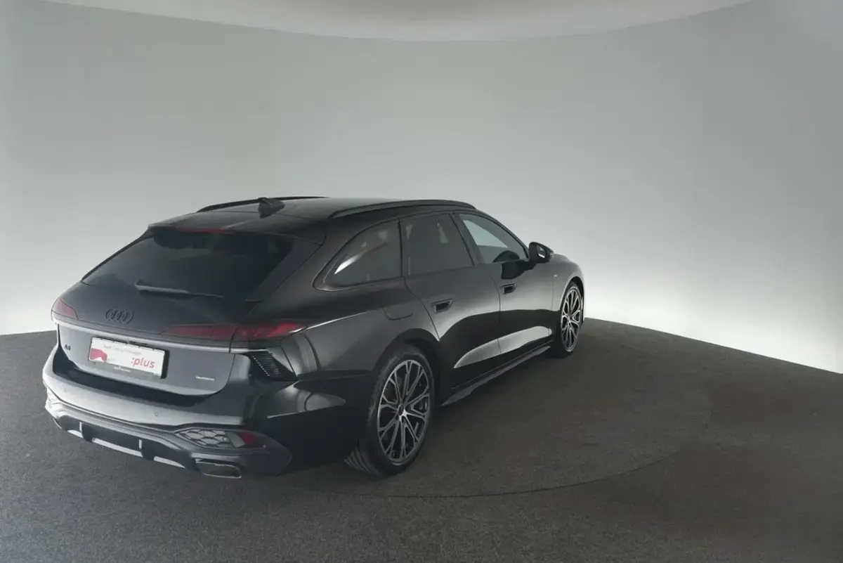 Gebraucht Audi A6 Ambiente 367 PS (269 kW) 2025 Mythosschwarz metallic Kombi