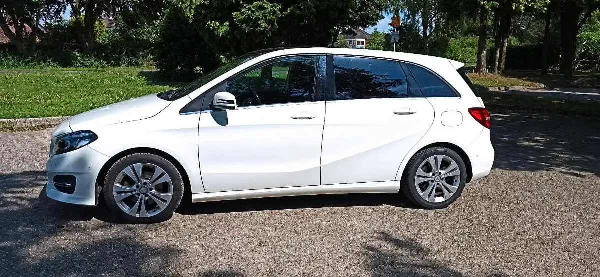 Gebraucht Mercedes B220 Urban 177 PS (130 kW) 2017 Weiß Kleinwagen