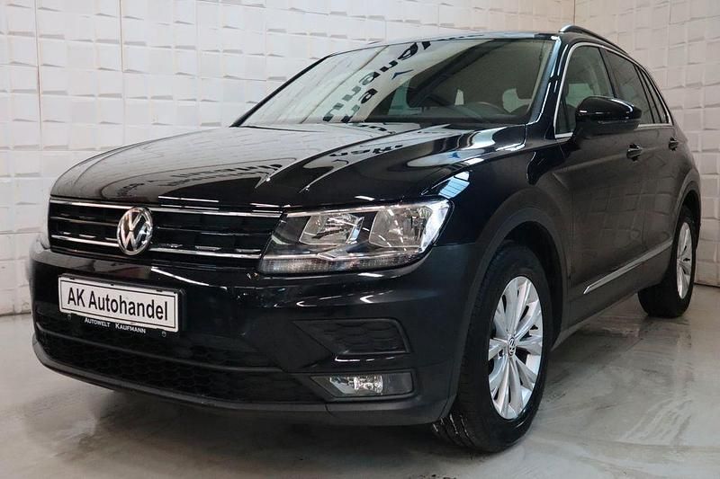 Schwarz Gebraucht 2018 VW Tiguan Comfortline SUV | 16.890 € (Superpreis) - Bild 1/4