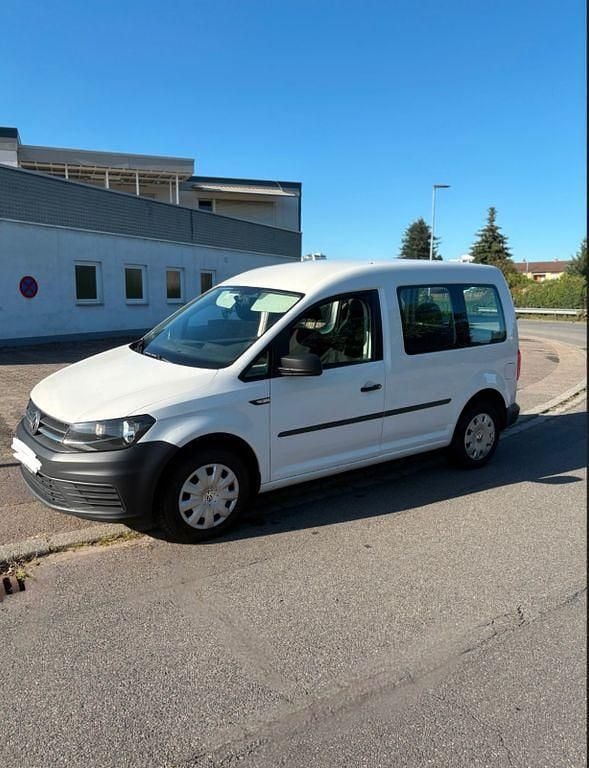 Weiß Gebraucht 2016 VW Caddy Van / Kleinbus | 6.499 € (Guter Preis) - Bild 1/4