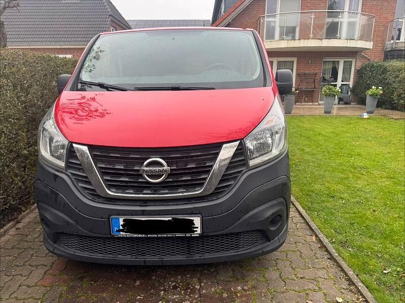 Rot Gebraucht 2018 Nissan NV300 Van | 7.500 € (Fairer Preis) - Bild 1/4