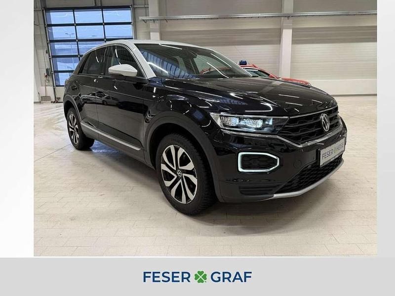 Gebraucht VW T-Roc Active 150 PS (110 kW) 2021 Deep black perleffekt pure white SUV