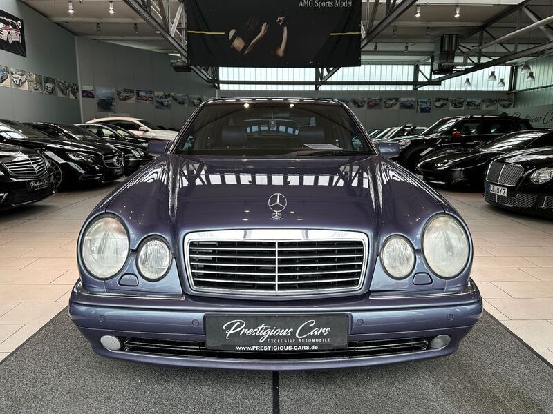 Violet Gebraucht 1998 Mercedes E55 AMG AMG Limousine | 16.949 € (Teuer) - Bild 1/4