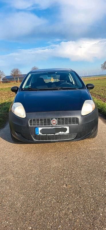 Braun Gebraucht 2009 Fiat Grande Punto Kleinwagen | 1.600 € (Guter Preis) - Bild 1/4