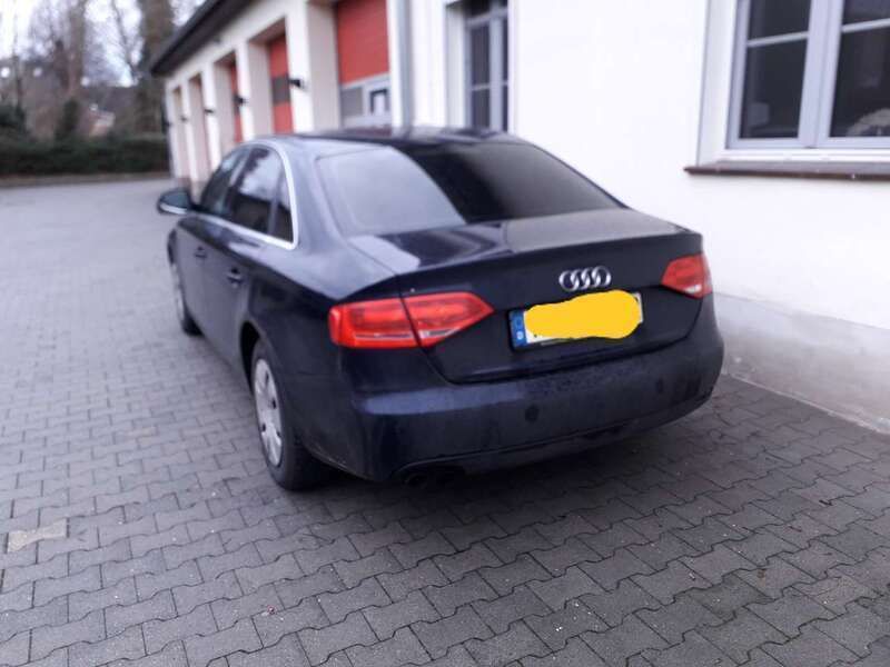 Blau Gebraucht 2009 Audi A4 Ambiente Limousine | 10.000 € (Fairer Preis) - Bild 1/3