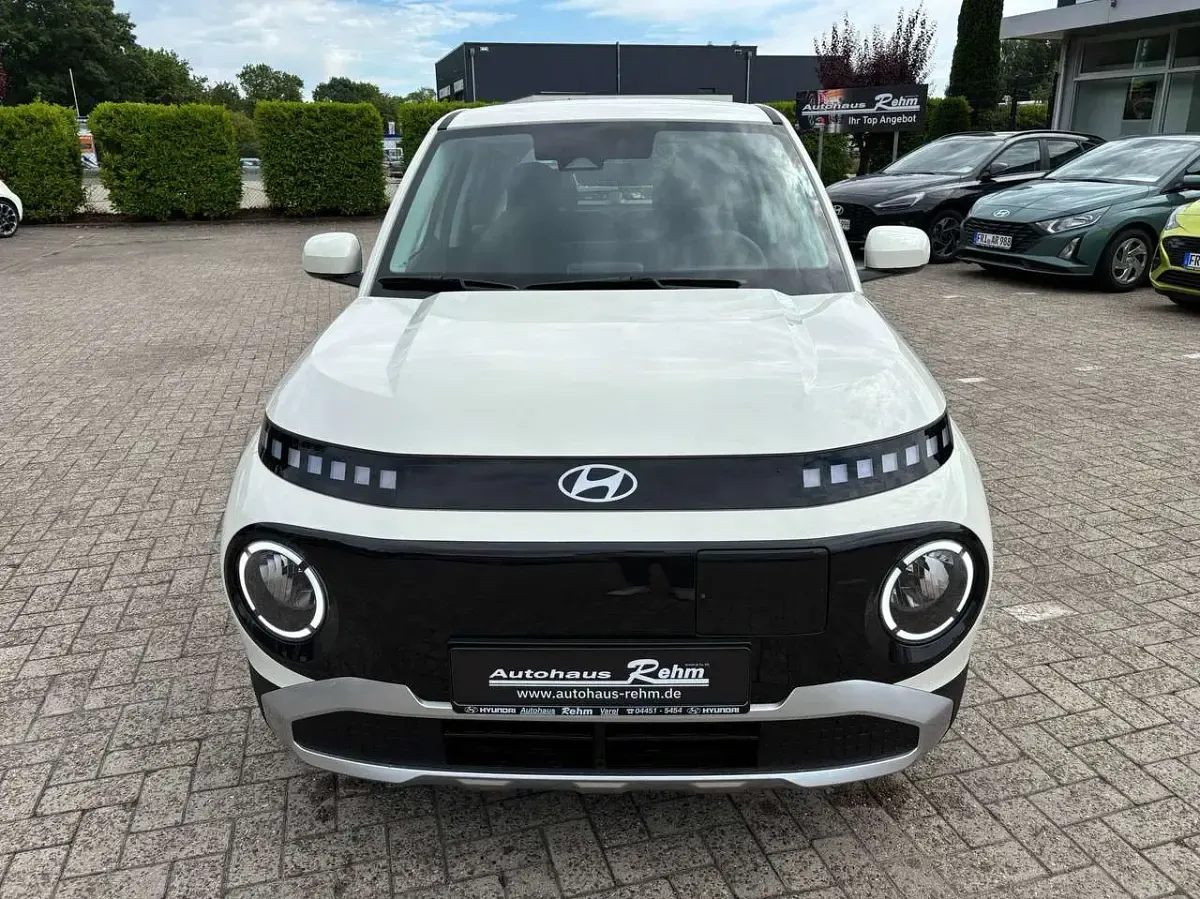 Neu Hyundai Inster 71 kW (97 PS) 2025 Unbleached ivory Kleinwagen