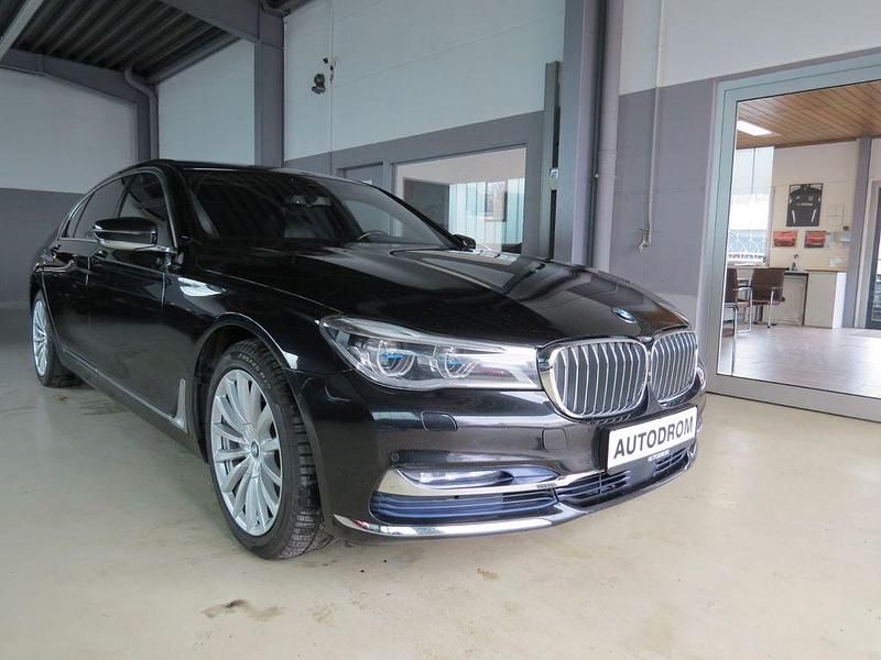 Schwarz Gebraucht 2016 BMW 740L Limousine | 28.999 € (Fairer Preis) - Bild 1/4