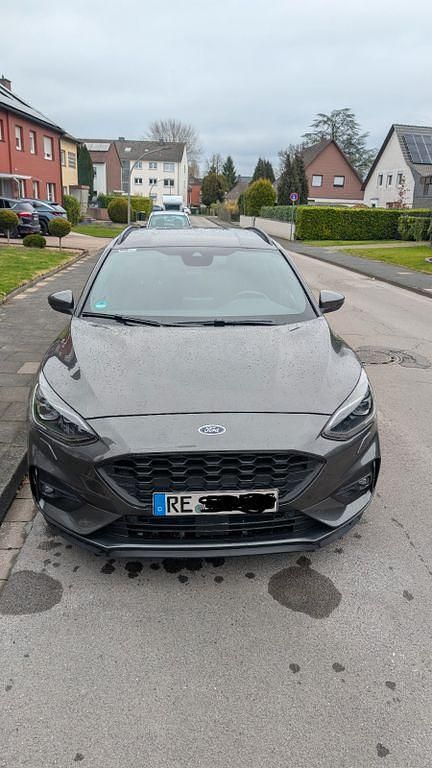 Gebraucht Ford Focus ST-Line 182 PS (133 kW) 2019 Grau Limousine