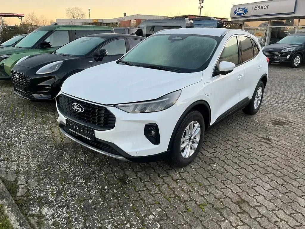 Gebraucht Ford Kuga Titanium 242 PS (177 kW) 2025 Weiß SUV