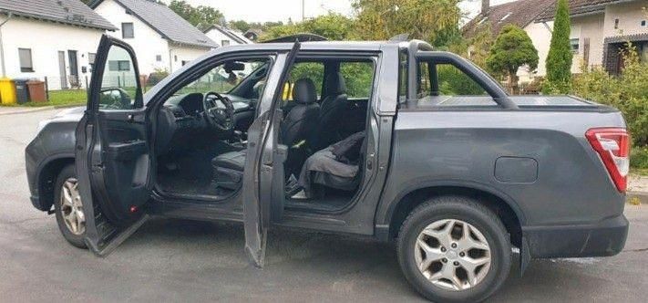 Grau Gebraucht 2023 Ssangyong / KGM Musso Sapphire SUV | 30.000 € - Bild 1/4