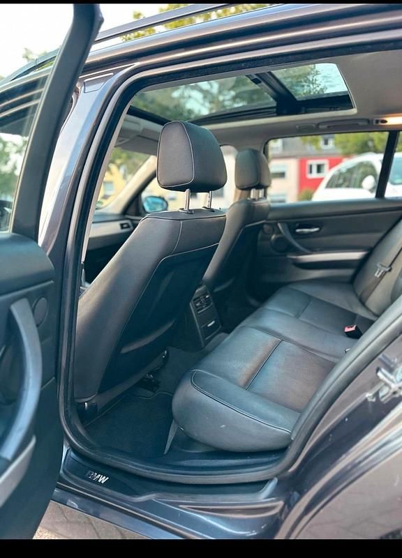 Gebraucht BMW 320 150 PS (110 kW) 2007 Grau Kombi