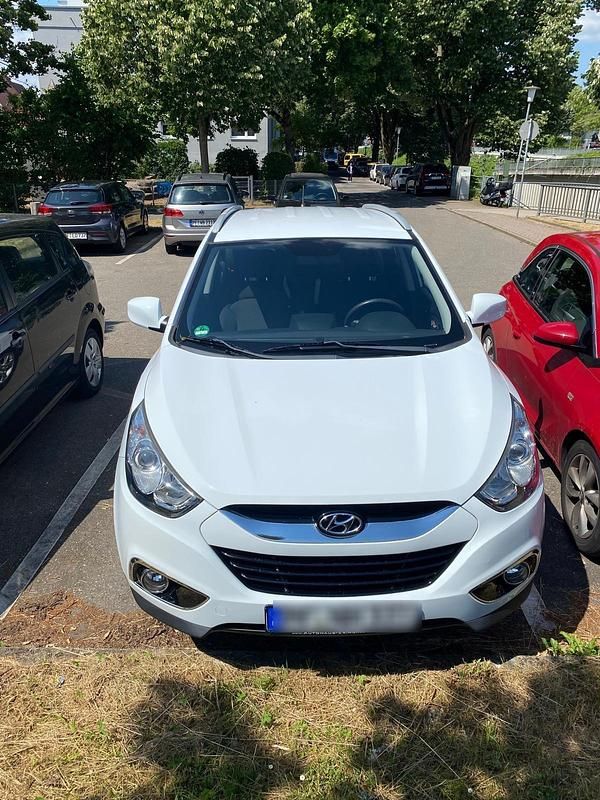 Weiß Gebraucht 2011 Hyundai ix35 SUV | 8.100 € (Guter Preis) - Bild 1/4