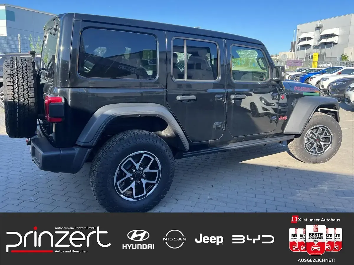 Neu Jeep Wrangler Rubicon 272 PS (200 kW) 2025 Volcano black SUV