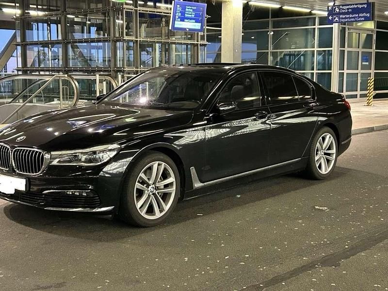 Schwarz Gebraucht 2019 BMW 740 Limousine | 48.000 € (Teuer) - Bild 1/4