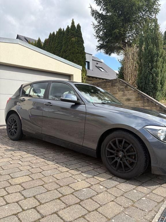Gebraucht BMW 114 Performance 102 PS (75 kW) 2012 Grau Kleinwagen