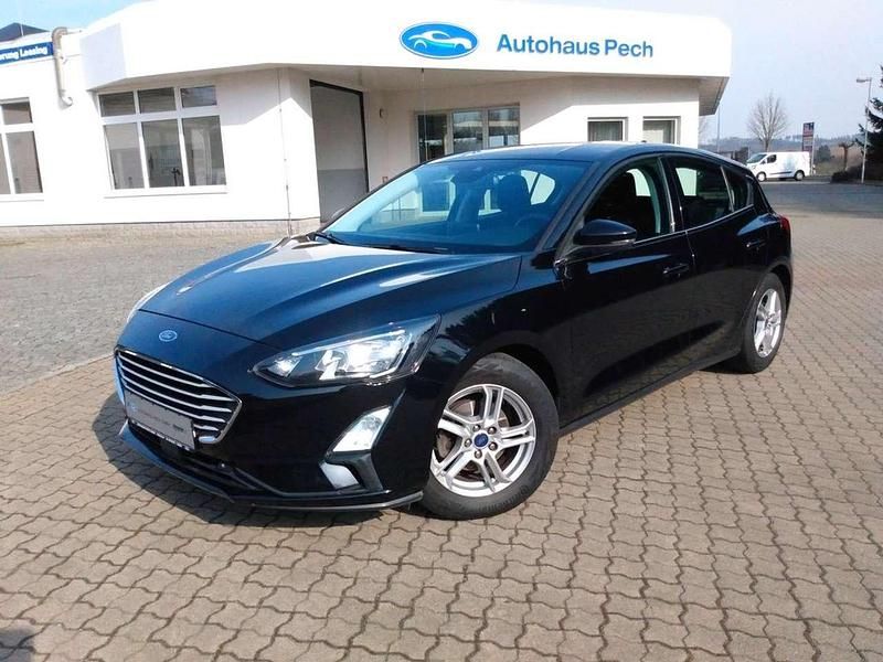 Gebraucht Ford Focus Cool & Connect 125 PS (91 kW) 2020 Obsidianschwarzmetallic Limousine
