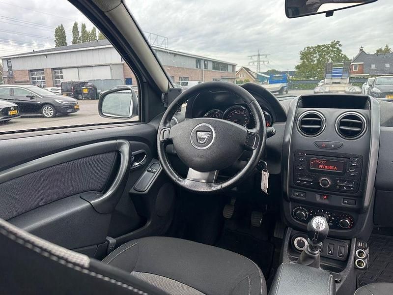 Gebraucht Dacia Duster Lauréate 125 PS (91 kW) 2017 Weiß SUV