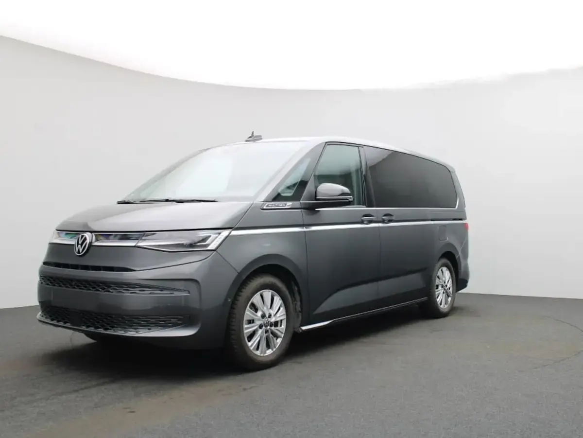 Gebraucht VW Multivan Style 245 PS (180 kW) 2025 Grau Van / Kleinbus