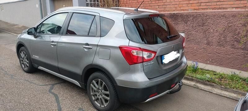 Silber Gebraucht 2015 Suzuki SX4 S-Cross SUV | 9.900 € (Fairer Preis) - Bild 1/4