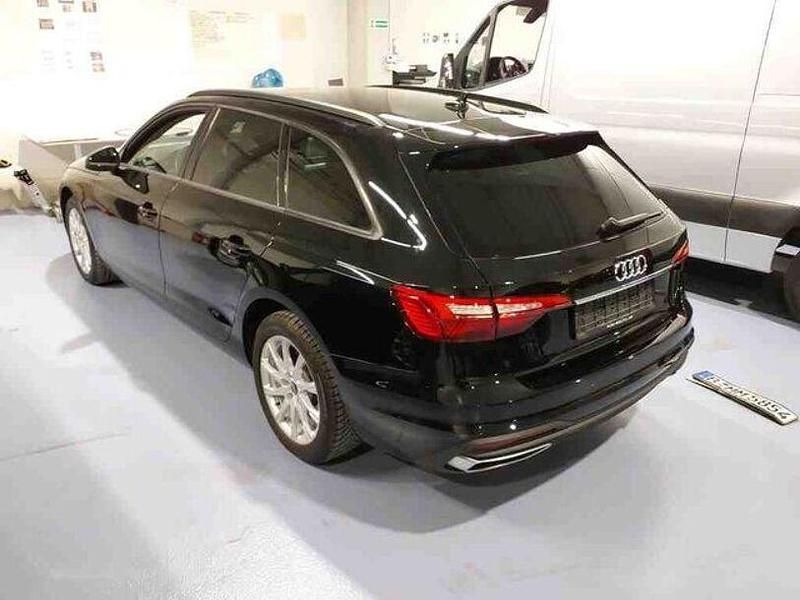 Gebraucht Audi A4 Basis 150 PS (110 kW) 2022 Schwarz Kombi