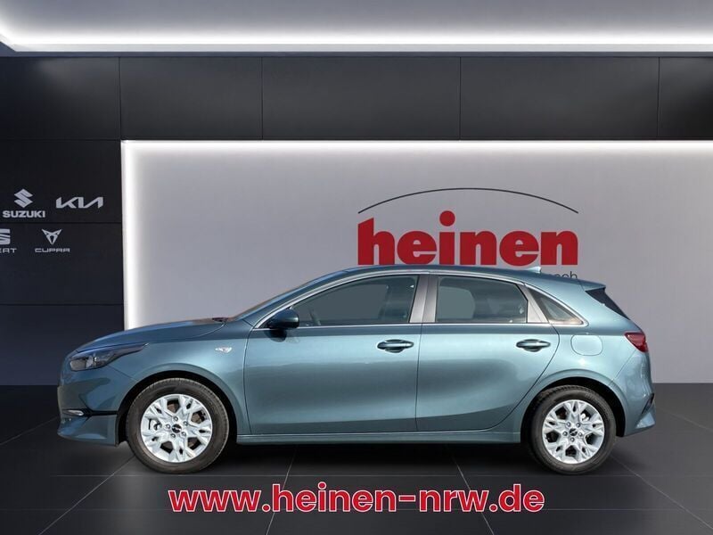 Second-hand Kia Ceed Vision 99 CP (72 kW) 2024 Alb Hatchback