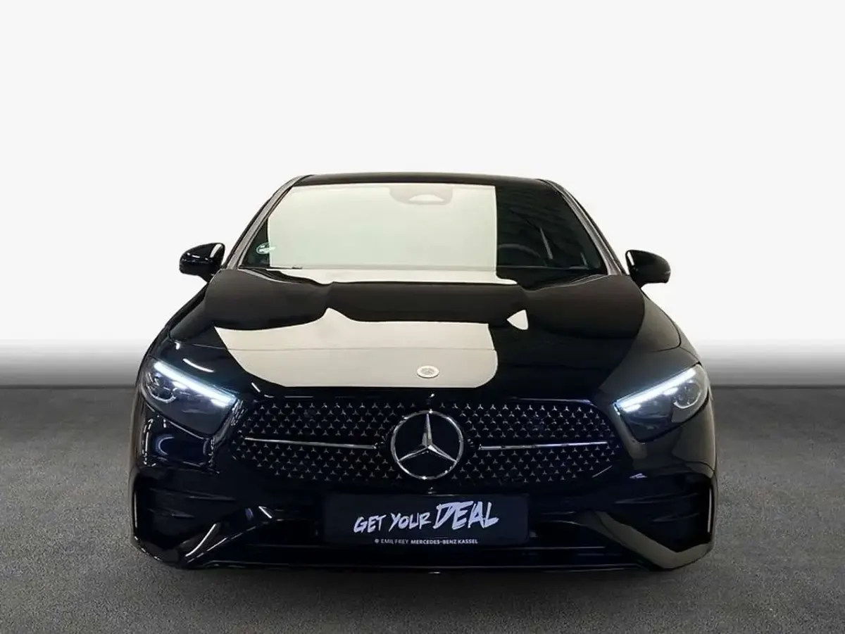 Gebraucht Mercedes A180 Edition 136 PS (100 kW) 2026 Schwarz Limousine