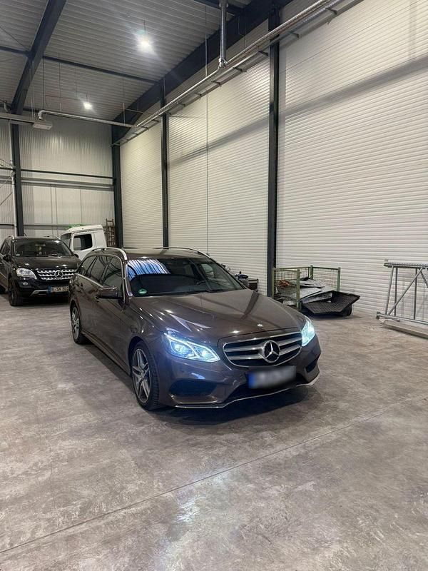 Gebraucht Mercedes E200 Avantgarde 184 PS (135 kW) 2013 Braun Kombi