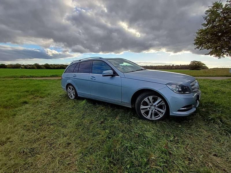 Grau Gebraucht 2014 Mercedes C180 Kombi | 13.200 € (Superpreis) - Bild 1/4