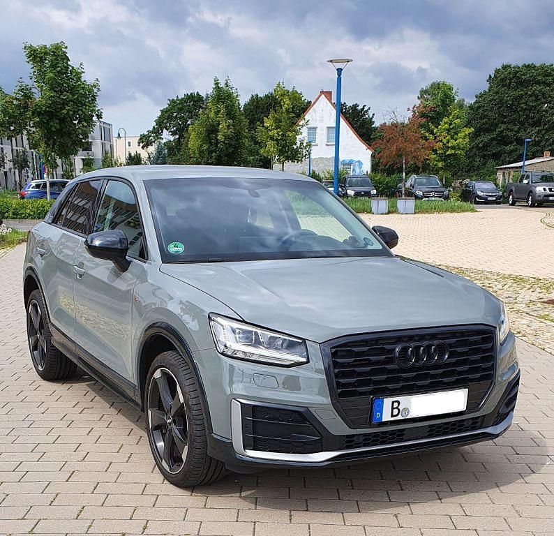 Grau Gebraucht 2017 Audi Q2 S-Line SUV | 21.999 € (Etwas zu teuer) - Bild 1/4