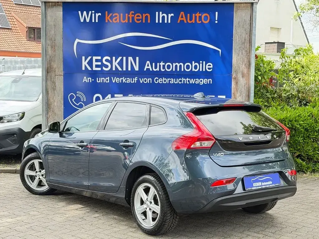 Usata Volvo V40 Kinetic 120 CV (88 kW) 2016 Blu Berlina