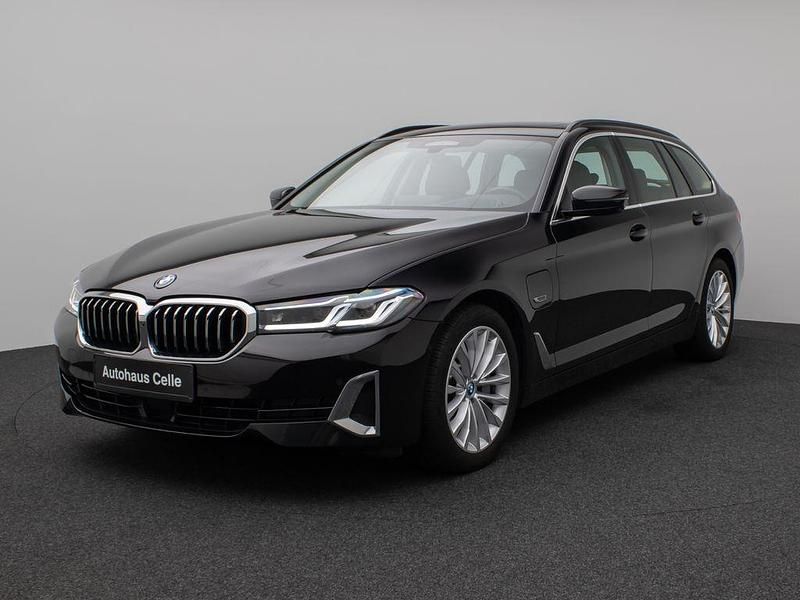 Schwarz Gebraucht 2022 BMW 530e Luxury Line Limousine | 30.799 € (Guter Preis) - Bild 1/4