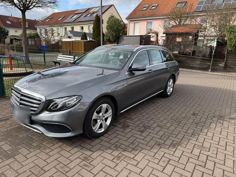 Gebraucht Mercedes E200 Avantgarde 184 PS (135 kW) 2016 Grau Kombi