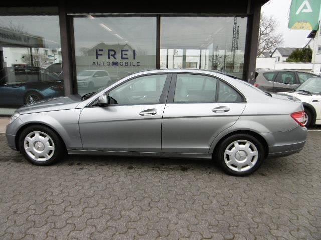 Silber Gebraucht 2007 Mercedes C180 Classic Limousine | 9.450 € (Fairer Preis) - Bild 1/4