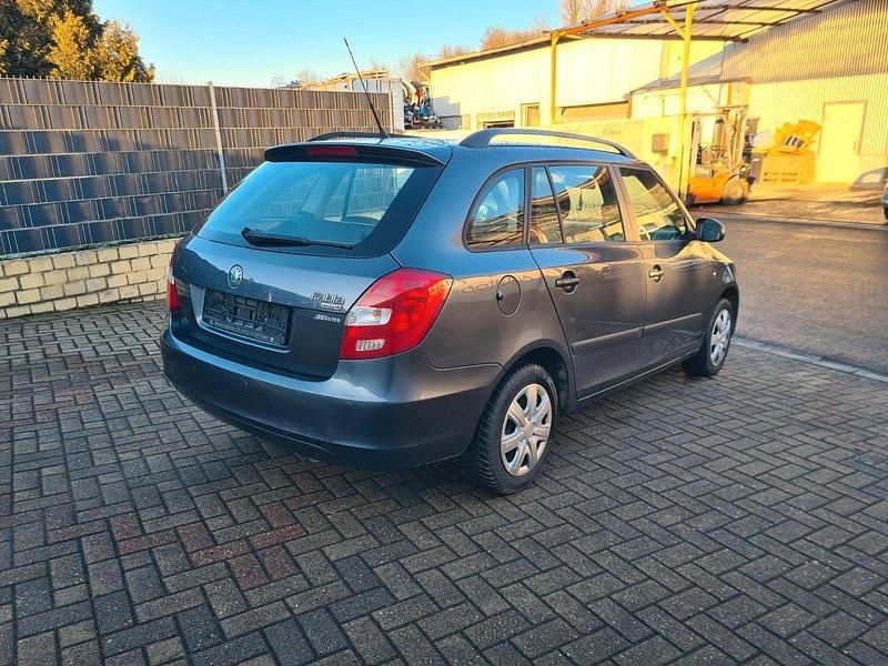 Gebraucht Skoda Fabia Cool Edition 69 PS (50 kW) 2010 Grau Kombi
