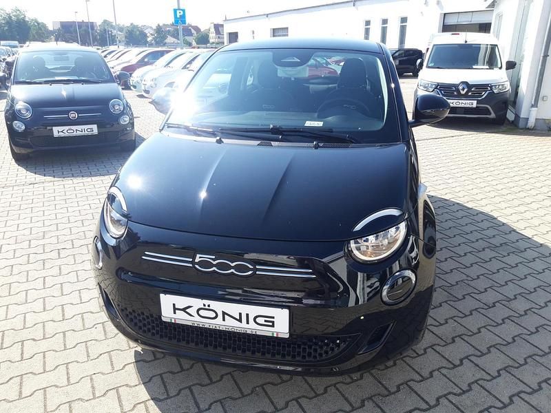 Schwarz Gebraucht 2021 Fiat 500e Action Kleinwagen | 12.897 € (Guter Preis) - Bild 1/4