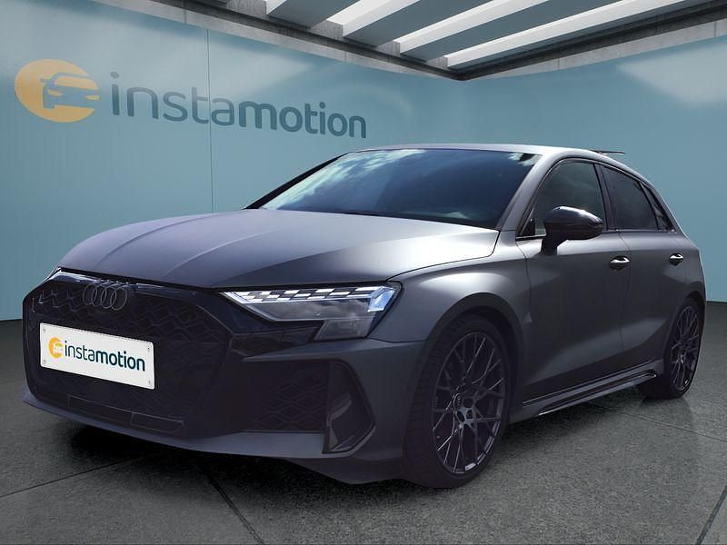 Grau Gebraucht 2024 Audi RS3 Sportback Kleinwagen | 65.199 € (Teuer) - Bild 1/4