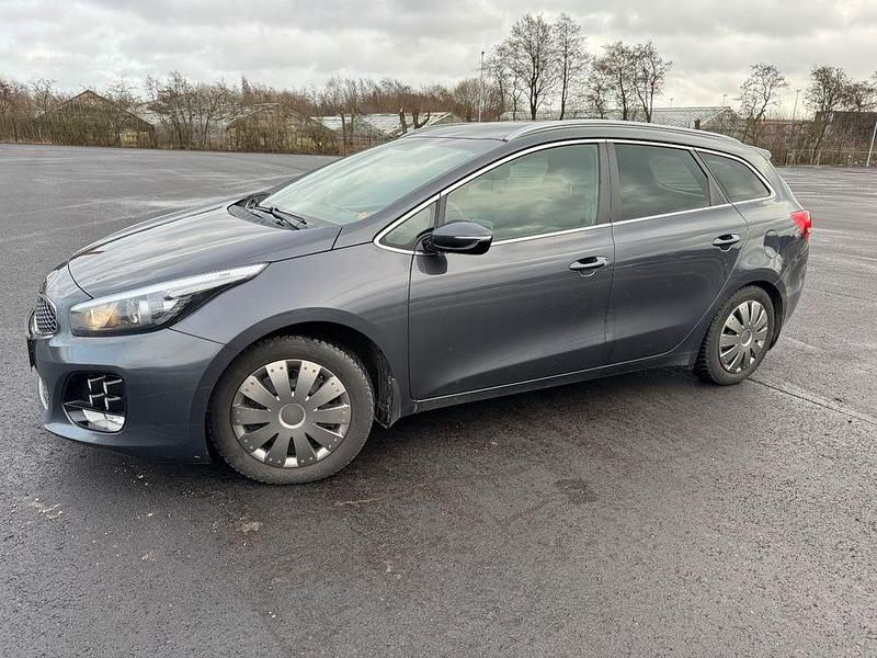 Grau Gebraucht 2018 Kia Ceed GT-Line Kleinwagen | 6.900 € (Superpreis) - Bild 1/3